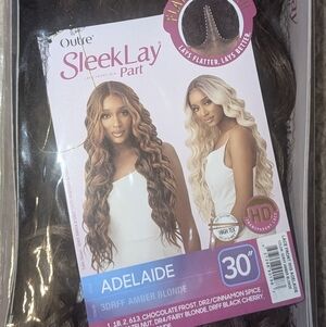 Woman's Sleeklay Lace Front Wig